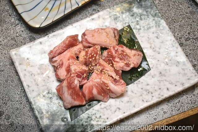 桃園和牛吃到飽餐廳推薦 | 鬥佐燒肉桃園店 新菜單上線 加價NT$618 享日本A5和牛、鮭魚菲力無限量供應吃到飽 還有啤酒、沙瓦免費無限量暢飲 -  就是這樣。吃喝玩樂。愛漂亮部落格 - Fashi