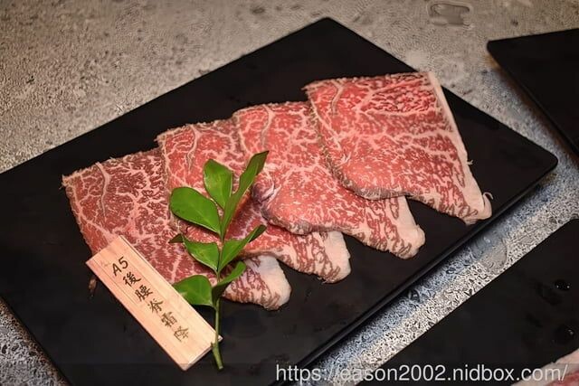 桃園和牛吃到飽餐廳推薦 | 鬥佐燒肉桃園店 新菜單上線 加價NT$618 享日本A5和牛、鮭魚菲力無限量供應吃到飽 還有啤酒、沙瓦免費無限量暢飲 -  就是這樣。吃喝玩樂。愛漂亮部落格 - Fashi