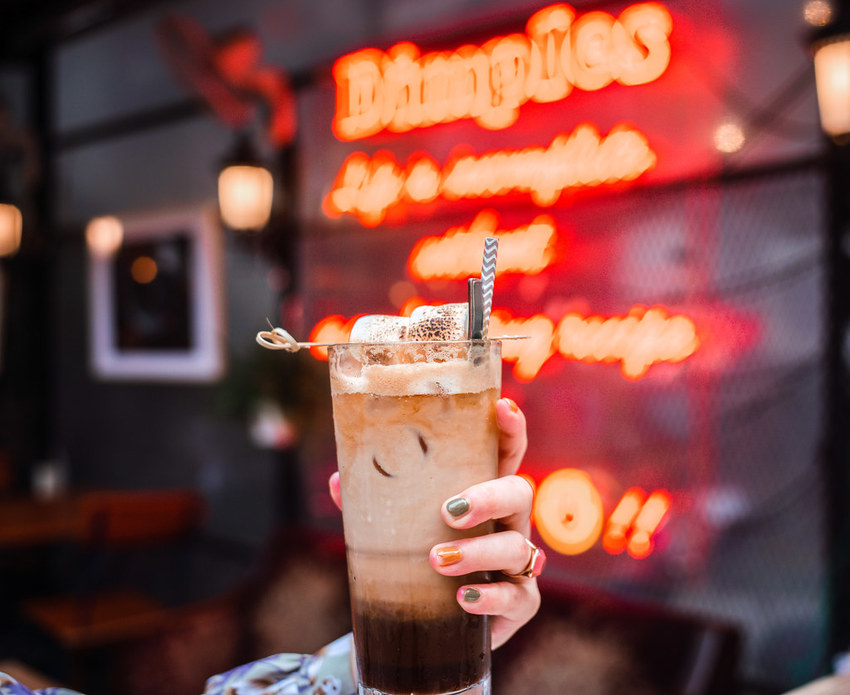 東區下午茶｜忠孝敦化美食。Plan B歐陸市集小酒館｜歐風露天小酒館  環境