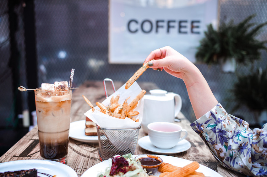 東區下午茶｜忠孝敦化美食。Plan B歐陸市集小酒館｜歐風露天小酒館  環境