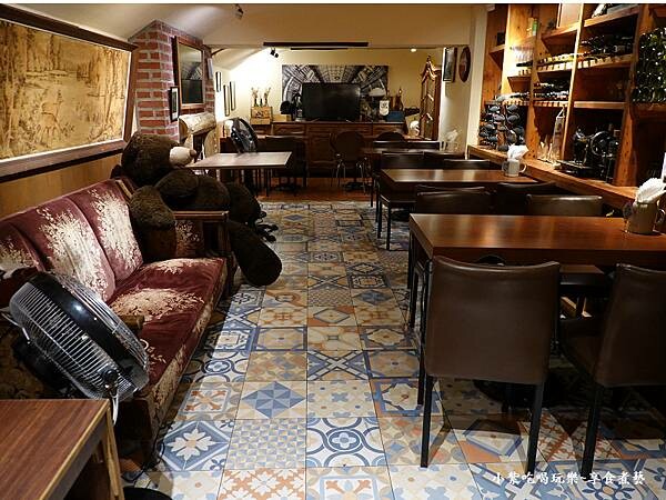 室內用餐座位-PlanB歐陸街頭市集小酒館 (8)5.jpg