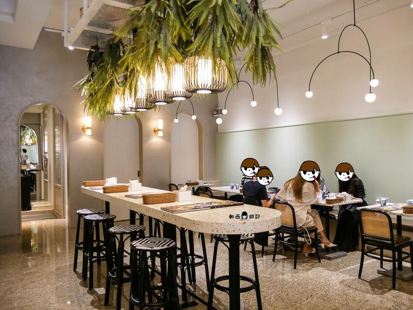 高雄美食推薦》斑馬騷莎●跟斑馬一起騷莎 ！高雄新開幕湖水綠IG打卡餐廳 豐盛早午餐/星星披薩 高雄美食/高雄餐廳 斑馬騷莎高雄文山概念店 - 軟西，遊記