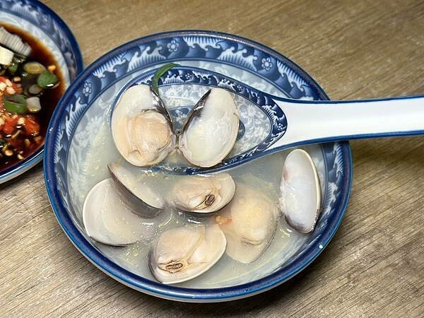 台北市中山區[中山區美食] 澳門骨堡 火鍋餐廳 沙蜆鍋 花雕雞 骨煲鍋 通通都好吃！#善導寺美食 條通美食 @蛋寶趴趴go