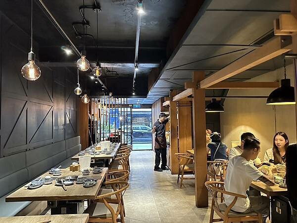 台北市中山區[中山區美食] 澳門骨堡 火鍋餐廳 沙蜆鍋 花雕雞 骨煲鍋 通通都好吃！#善導寺美食 條通美食 @蛋寶趴趴go