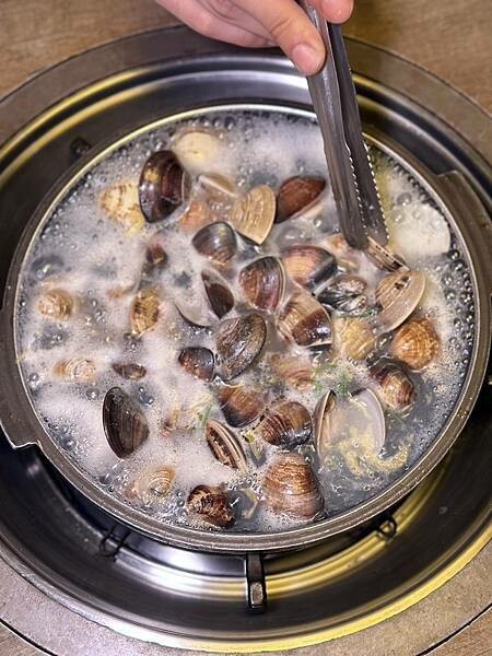 台北市中山區[中山區美食] 澳門骨堡 火鍋餐廳 沙蜆鍋 花雕雞 骨煲鍋 通通都好吃！#善導寺美食 條通美食 @蛋寶趴趴go