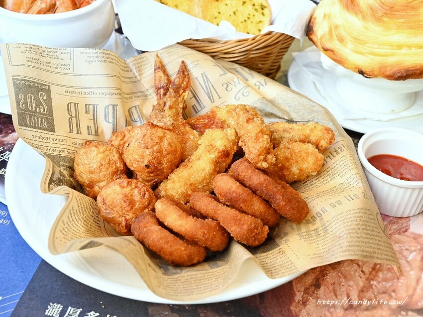 瀧厚炙燒熟成牛排｜台中英倫風熟成牛排館，高CP值，還有料滿滿的羅宋湯讓你免費喝到飽～