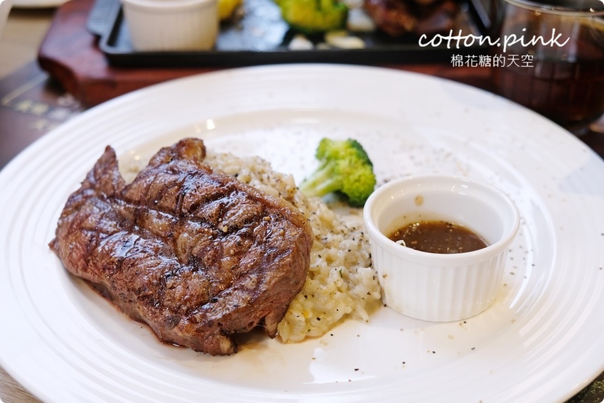 台中牛排推薦|中科商圈人氣爆棚瀧厚炙燒熟成牛排好吃推推,超多牛肉羅宋湯吃到飽~ 台中牛排推薦|中科商圈人氣爆棚瀧厚炙燒熟成牛排好吃推推,超多牛肉羅宋湯吃到飽~