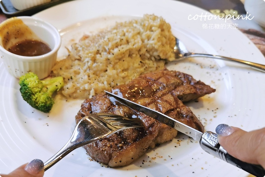 台中牛排推薦|中科商圈人氣爆棚瀧厚炙燒熟成牛排好吃推推,超多牛肉羅宋湯吃到飽~ 台中牛排推薦|中科商圈人氣爆棚瀧厚炙燒熟成牛排好吃推推,超多牛肉羅宋湯吃到飽~