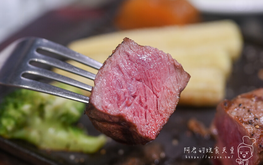 【台中】瀧厚炙燒熟成牛排 中科店|平民價格貴族享受,羅宋湯、飲品無限暢飲~排餐只要290元起 » 阿君的玩食天堂
