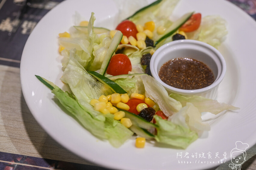 【台中】瀧厚炙燒熟成牛排 中科店|平民價格貴族享受,羅宋湯、飲品無限暢飲~排餐只要290元起 » 阿君的玩食天堂