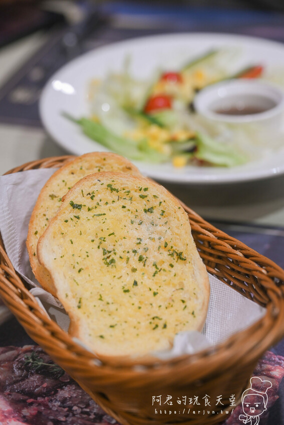 【台中】瀧厚炙燒熟成牛排 中科店|平民價格貴族享受,羅宋湯、飲品無限暢飲~排餐只要290元起 » 阿君的玩食天堂