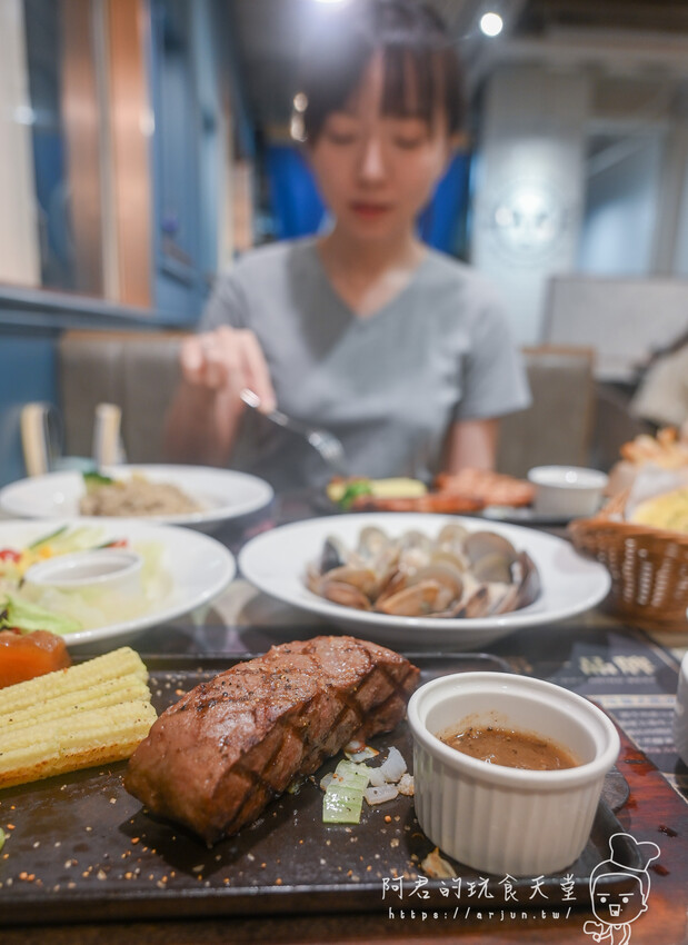 【台中】瀧厚炙燒熟成牛排 中科店|平民價格貴族享受,羅宋湯、飲品無限暢飲~排餐只要290元起 » 阿君的玩食天堂
