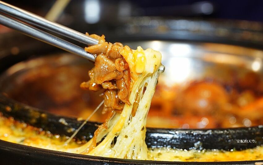 [新莊 兩餐韓國年糕火鍋吃到飽] 299元就可以吃到道地韓式風味鍋物 韓式泡麵、炸雞、魚板、年糕無限量供應 - 安妮的天空