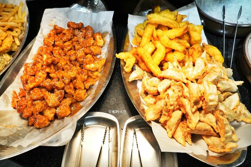 [新莊 兩餐韓國年糕火鍋吃到飽] 299元就可以吃到道地韓式風味鍋物 韓式泡麵、炸雞、魚板、年糕無限量供應 - 安妮的天空