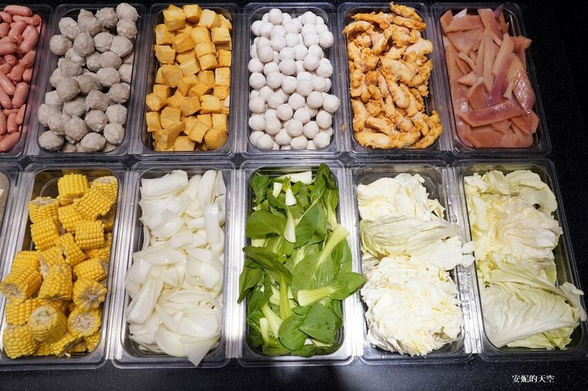 [新莊 兩餐韓國年糕火鍋吃到飽] 299元就可以吃到道地韓式風味鍋物 韓式泡麵、炸雞、魚板、年糕無限量供應 - 安妮的天空