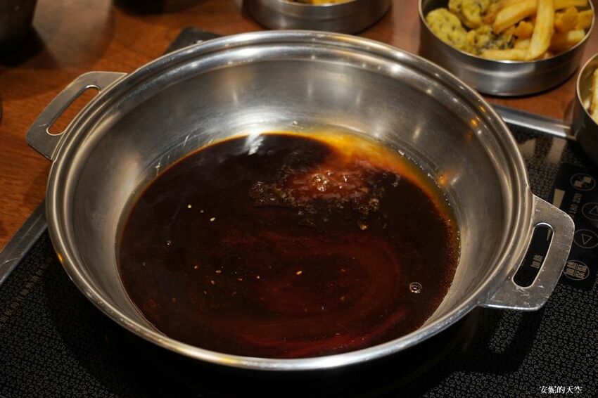 [新莊 兩餐韓國年糕火鍋吃到飽] 299元就可以吃到道地韓式風味鍋物 韓式泡麵、炸雞、魚板、年糕無限量供應 - 安妮的天空