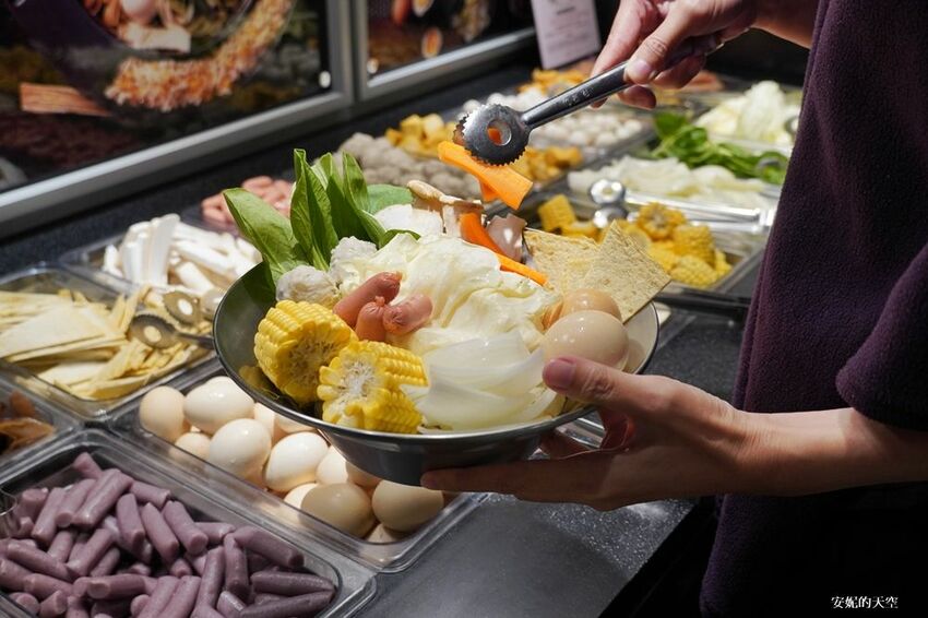 [新莊 兩餐韓國年糕火鍋吃到飽] 299元就可以吃到道地韓式風味鍋物 韓式泡麵、炸雞、魚板、年糕無限量供應 - 安妮的天空