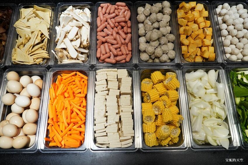 [新莊 兩餐韓國年糕火鍋吃到飽] 299元就可以吃到道地韓式風味鍋物 韓式泡麵、炸雞、魚板、年糕無限量供應 - 安妮的天空