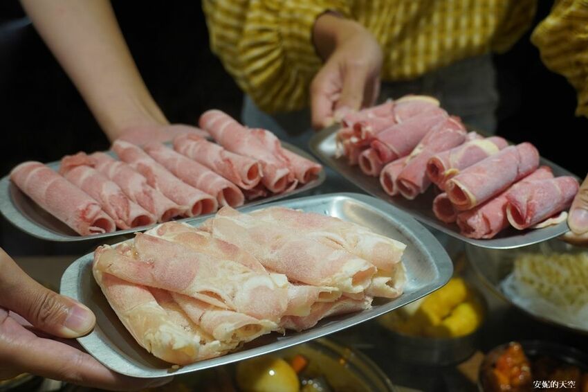 [新莊 兩餐韓國年糕火鍋吃到飽] 299元就可以吃到道地韓式風味鍋物 韓式泡麵、炸雞、魚板、年糕無限量供應 - 安妮的天空