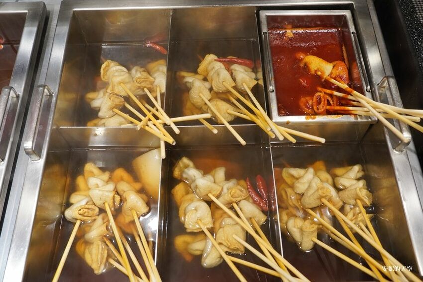 [新莊 兩餐韓國年糕火鍋吃到飽] 299元就可以吃到道地韓式風味鍋物 韓式泡麵、炸雞、魚板、年糕無限量供應 - 安妮的天空