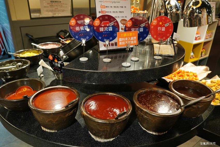 [新莊 兩餐韓國年糕火鍋吃到飽] 299元就可以吃到道地韓式風味鍋物 韓式泡麵、炸雞、魚板、年糕無限量供應 - 安妮的天空
