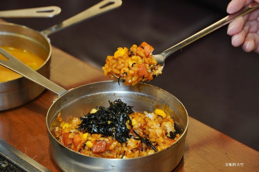 [新莊 兩餐韓國年糕火鍋吃到飽] 299元就可以吃到道地韓式風味鍋物 韓式泡麵、炸雞、魚板、年糕無限量供應 - 安妮的天空