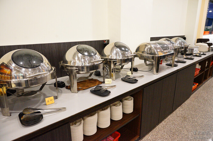 宜蘭縣宜蘭市愛知味自助式吃到飽燒烤店》火烤生蠔牡犡吃到飽，熟食自助吧，海鮮燒肉火鍋無限吃到飽