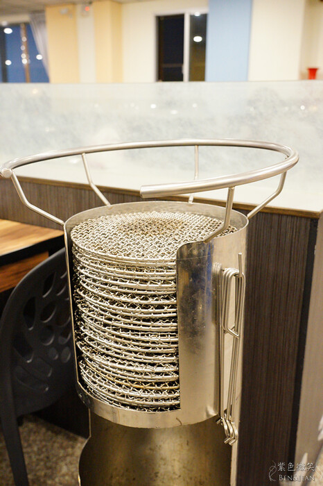 宜蘭縣宜蘭市愛知味自助式吃到飽燒烤店》火烤生蠔牡犡吃到飽，熟食自助吧，海鮮燒肉火鍋無限吃到飽