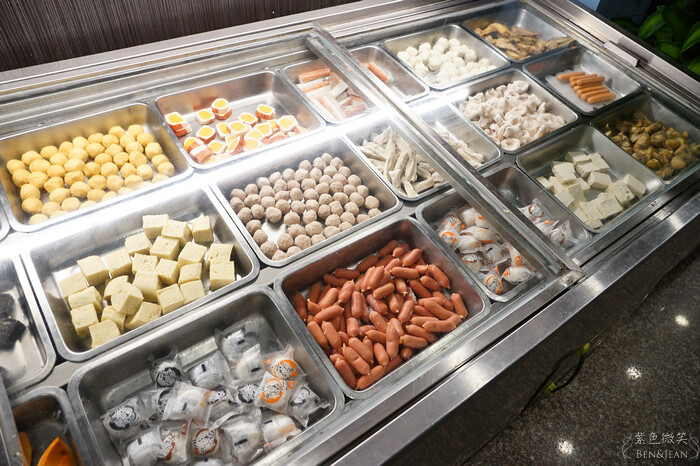 宜蘭縣宜蘭市愛知味自助式吃到飽燒烤店》火烤生蠔牡犡吃到飽，熟食自助吧，海鮮燒肉火鍋無限吃到飽