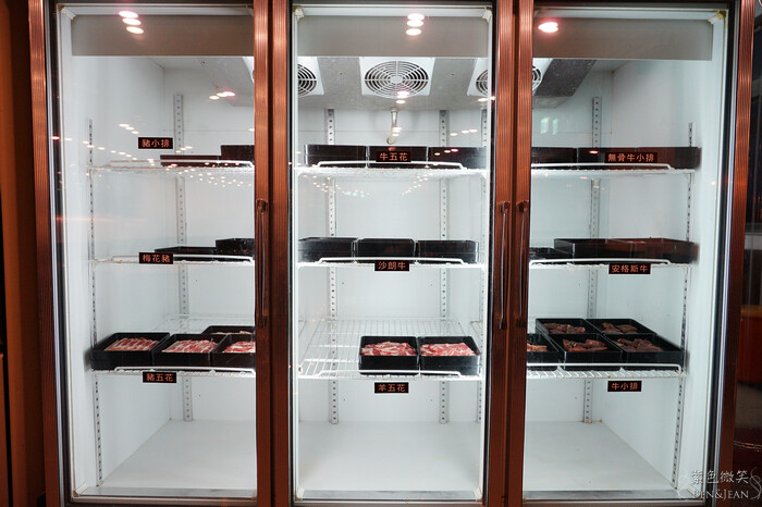 宜蘭縣宜蘭市愛知味自助式吃到飽燒烤店》火烤生蠔牡犡吃到飽，熟食自助吧，海鮮燒肉火鍋無限吃到飽