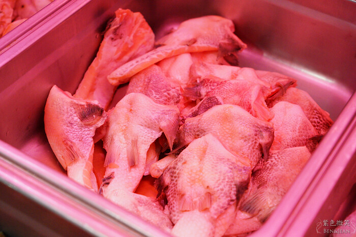 宜蘭縣宜蘭市愛知味自助式吃到飽燒烤店》火烤生蠔牡犡吃到飽，熟食自助吧，海鮮燒肉火鍋無限吃到飽