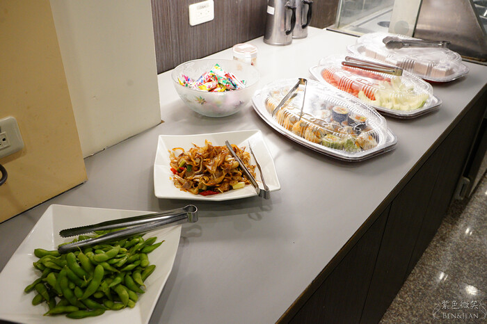 宜蘭縣宜蘭市愛知味自助式吃到飽燒烤店》火烤生蠔牡犡吃到飽，熟食自助吧，海鮮燒肉火鍋無限吃到飽