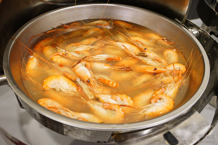 宜蘭縣宜蘭市愛知味自助式吃到飽燒烤店》火烤生蠔牡犡吃到飽，熟食自助吧，海鮮燒肉火鍋無限吃到飽