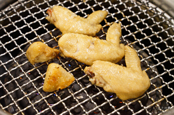 宜蘭縣宜蘭市愛知味自助式吃到飽燒烤店》火烤生蠔牡犡吃到飽，熟食自助吧，海鮮燒肉火鍋無限吃到飽