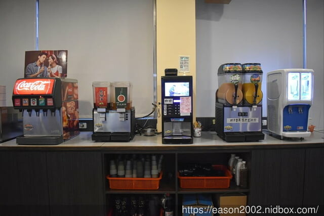 宜蘭火烤三吃 自助式吃到飽推薦 | 愛知味 火鍋、燒烤 自助百匯，食材種類多樣化，讓你吃得眼花撩亂