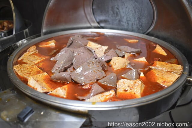 宜蘭火烤三吃 自助式吃到飽推薦 | 愛知味 火鍋、燒烤 自助百匯，食材種類多樣化，讓你吃得眼花撩亂