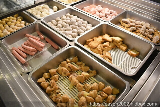 宜蘭火烤三吃 自助式吃到飽推薦 | 愛知味 火鍋、燒烤 自助百匯，食材種類多樣化，讓你吃得眼花撩亂