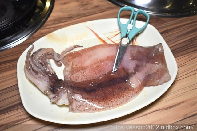 宜蘭火烤三吃 自助式吃到飽推薦 | 愛知味 火鍋、燒烤 自助百匯，食材種類多樣化，讓你吃得眼花撩亂