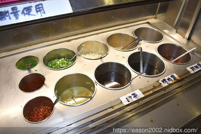 宜蘭火烤三吃 自助式吃到飽推薦 | 愛知味 火鍋、燒烤 自助百匯，食材種類多樣化，讓你吃得眼花撩亂