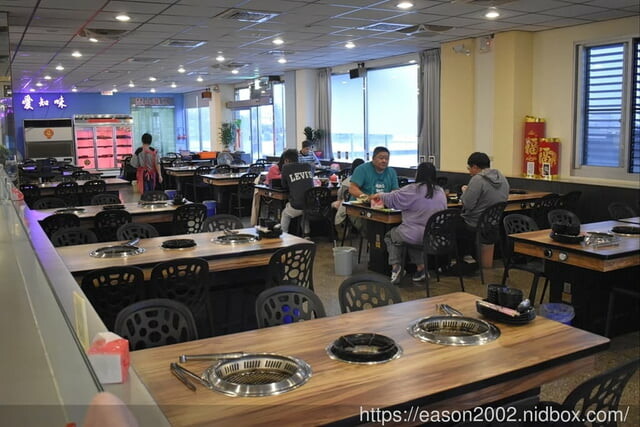 宜蘭火烤三吃 自助式吃到飽推薦 | 愛知味 火鍋、燒烤 自助百匯，食材種類多樣化，讓你吃得眼花撩亂