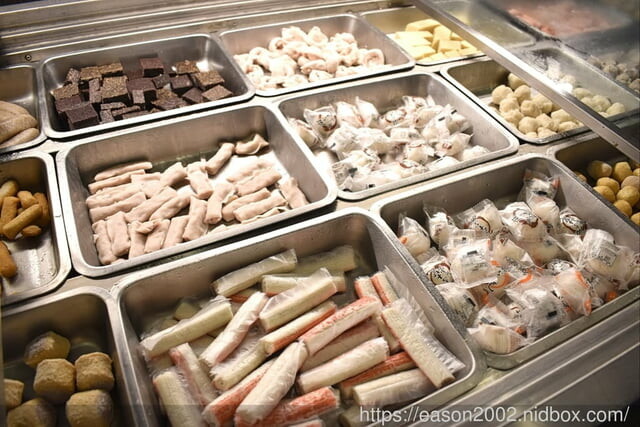 宜蘭火烤三吃 自助式吃到飽推薦 | 愛知味 火鍋、燒烤 自助百匯，食材種類多樣化，讓你吃得眼花撩亂