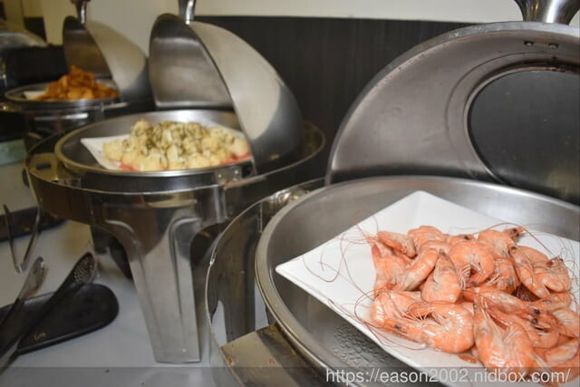 宜蘭火烤三吃 自助式吃到飽推薦 | 愛知味 火鍋、燒烤 自助百匯，食材種類多樣化，讓你吃得眼花撩亂