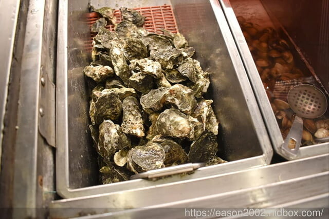 宜蘭火烤三吃 自助式吃到飽推薦 | 愛知味 火鍋、燒烤 自助百匯，食材種類多樣化，讓你吃得眼花撩亂