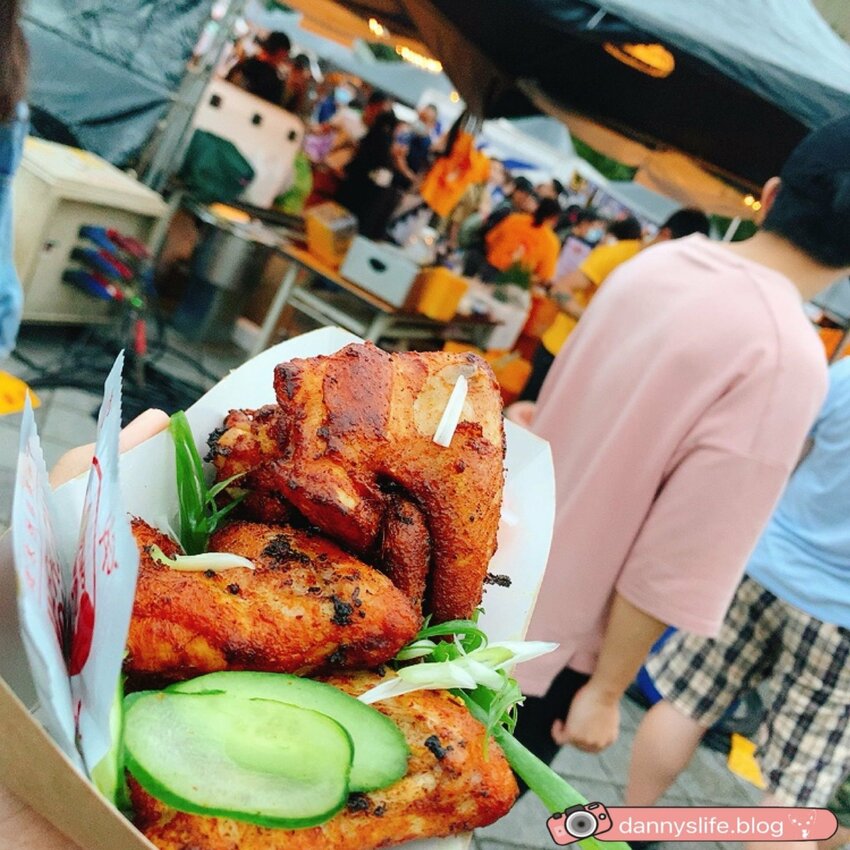 週末炸雞俱樂部 ｜外脆內嫩又多汁的香料雞翅。台北美食 - 丹尼的吃喝玩樂