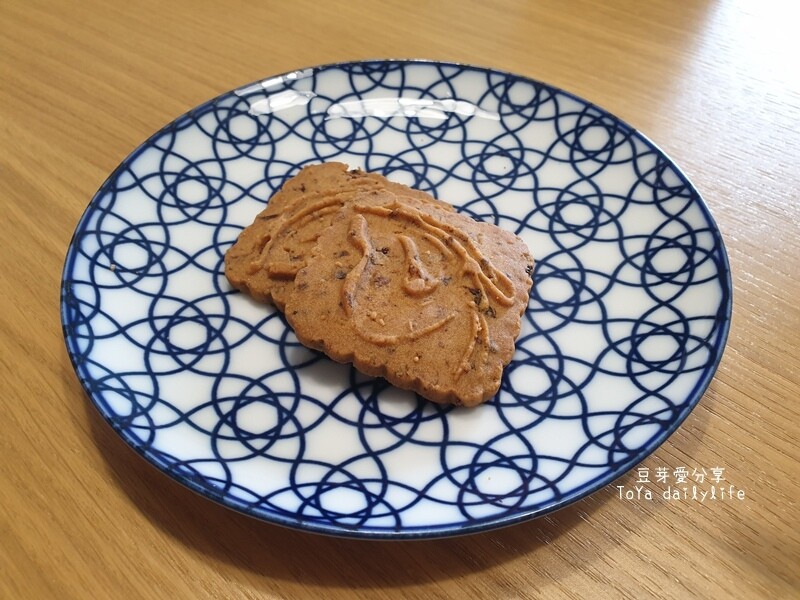 蒙恩聽障烘焙坊｜位於台中的公益喜餅試吃 🌱豆芽忙結婚關於喜餅