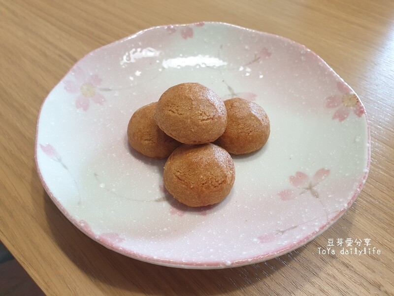 蒙恩聽障烘焙坊｜位於台中的公益喜餅試吃 🌱豆芽忙結婚關於喜餅