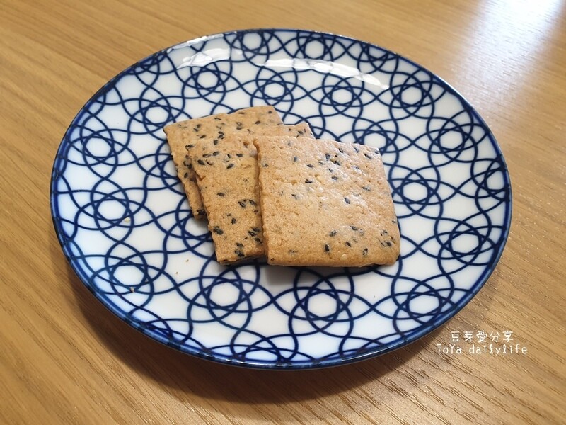 蒙恩聽障烘焙坊｜位於台中的公益喜餅試吃 🌱豆芽忙結婚關於喜餅