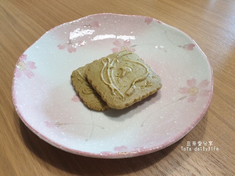 蒙恩聽障烘焙坊｜位於台中的公益喜餅試吃 🌱豆芽忙結婚關於喜餅