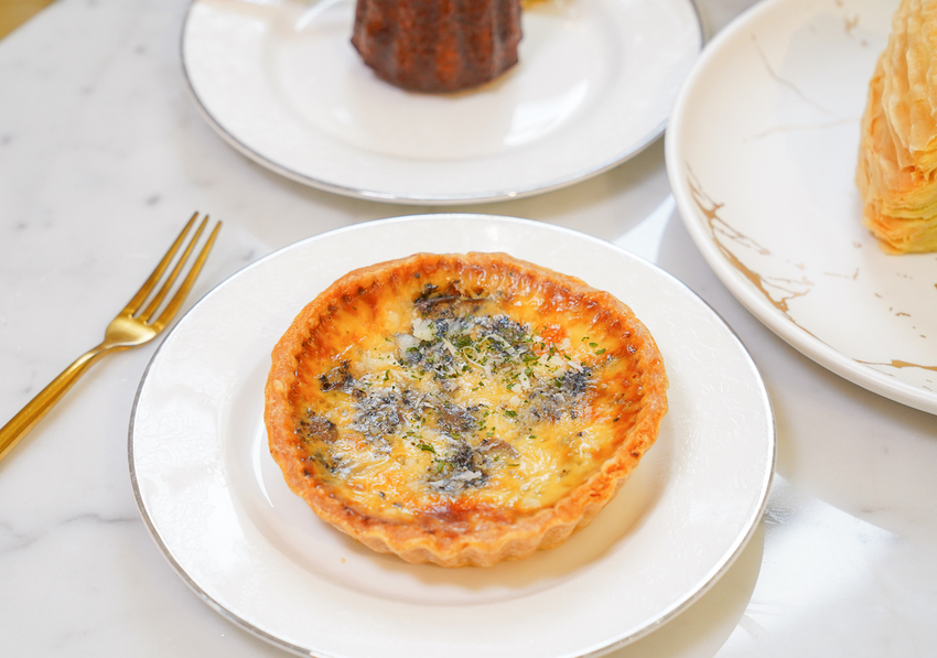 [台南下午茶推薦]名坂奇洋菓子-總是爆滿的台南夢幻城堡甜點店~必吃人氣千層蛋糕 @美食好芃友