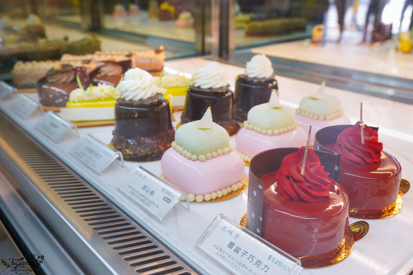 台南下午茶,名坂奇夏威夷豆塔 工作室升級為夢幻美平價甜點店!! @緹雅瑪 美食旅遊趣